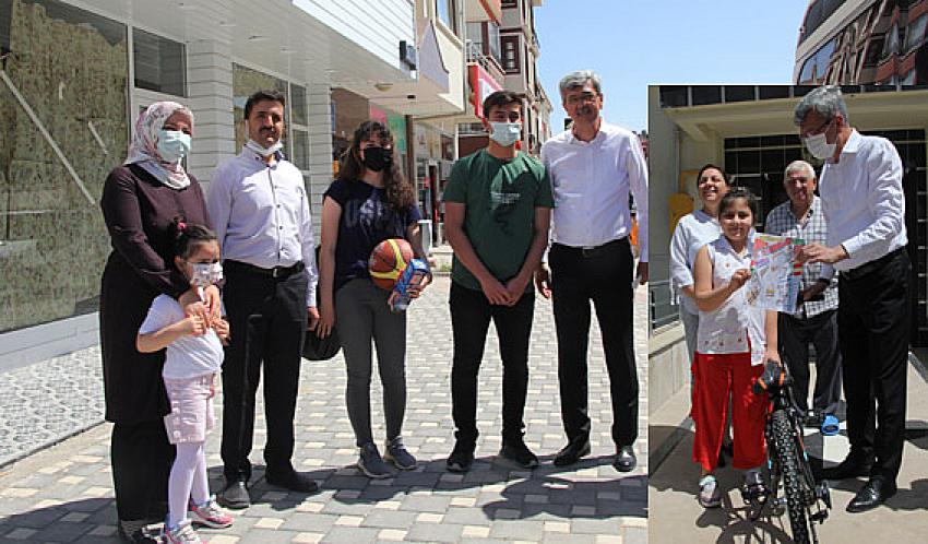 Beypazarı belediye başkanı Tuncer Kaplan, çocukları sevindirdi: