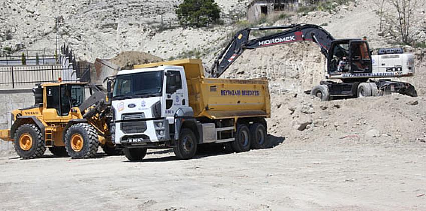 Belediye başkanı Tuncer Kaplan: “Gençliğimiz için halkımız için ilçeye 5 Halı saha, 1 tenis kortu ve 1 Voleybol sahası yapıyoruz”