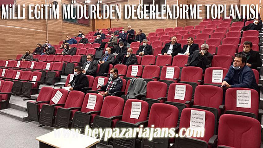 İlçe Milli Eğitim Müdürü Hürrem Dursun, okul müdürleriyle bir araya geldi.
