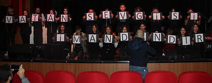 Şehit Mehmet Çifci İmam Hatip Orta Okulu öğrencilerince “15 Temmuz Demokrasi ve Milli Birlik Günü” düzenlendi.