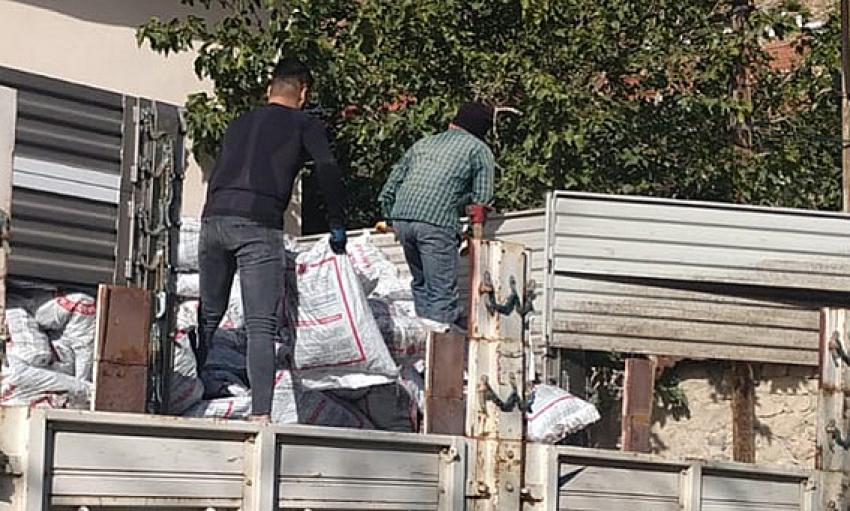 Kaymakamlık S.Y.D vakfı'nın kömür ve Yemek dağıtımı sürüyor: