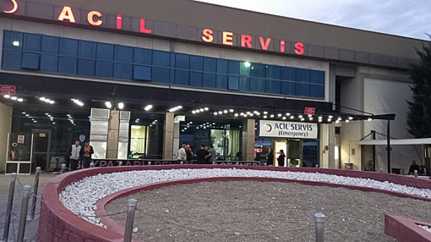Beypazarı İlçesinde bir tesiste çalışanlardan 12 kişi zehirlenme şüphesiyle hastaneye kaldırıldı.