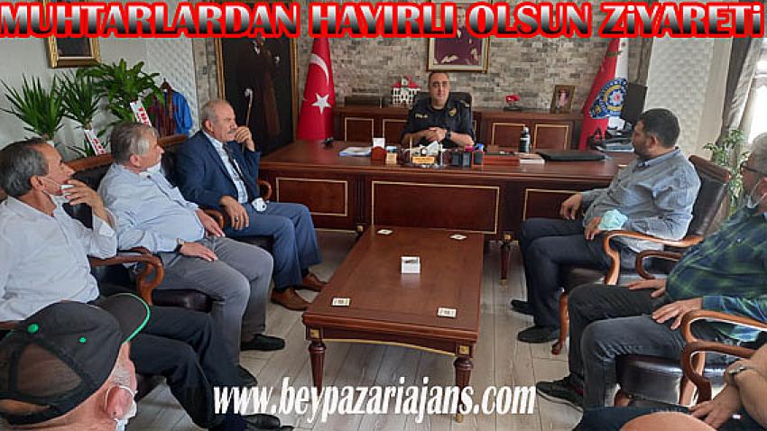 Muhtarlar Derneği, mahalle muhtarları ile Emniyet Müdürüne hayırlı olsun ziyaretinde bulundu.