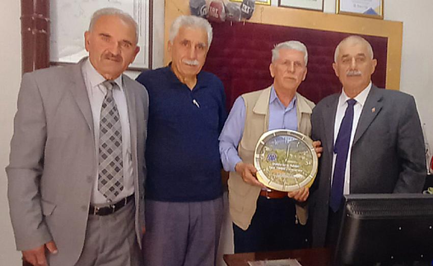 Bartın Ulus İlçesi Kumluca Beldesi Keçideresi Köyü Muhtarı ve İş adamından Gazeteci'ye Ziyaret: