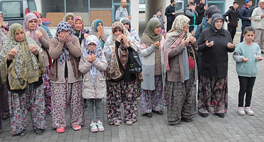 Beypazarı İlçesinde halk mahallelerde yağmur duasına çıktı.