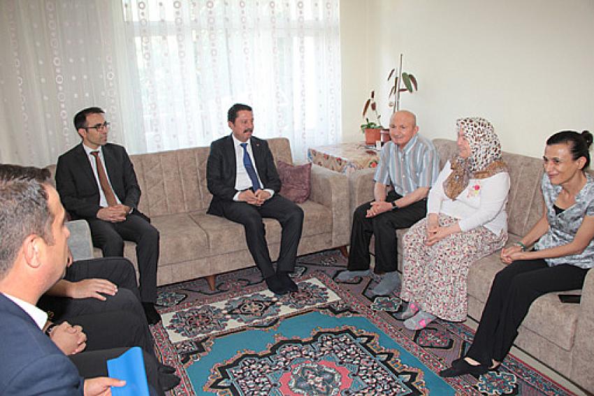 Kaymakam ve belediye başkanından 15 Temmuz Gazilerine ziyaret.