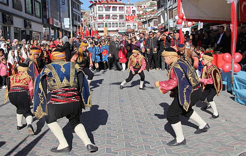 29 Ekim Cumhuriyet Bayramı Beypazarı İlçesinde coşkuyla kutlandı