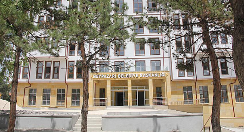 Beypazarı belediye başkanı Tuncer Kaplan, Temmuz ayının ilk toplantısını yeni binada yaptı: