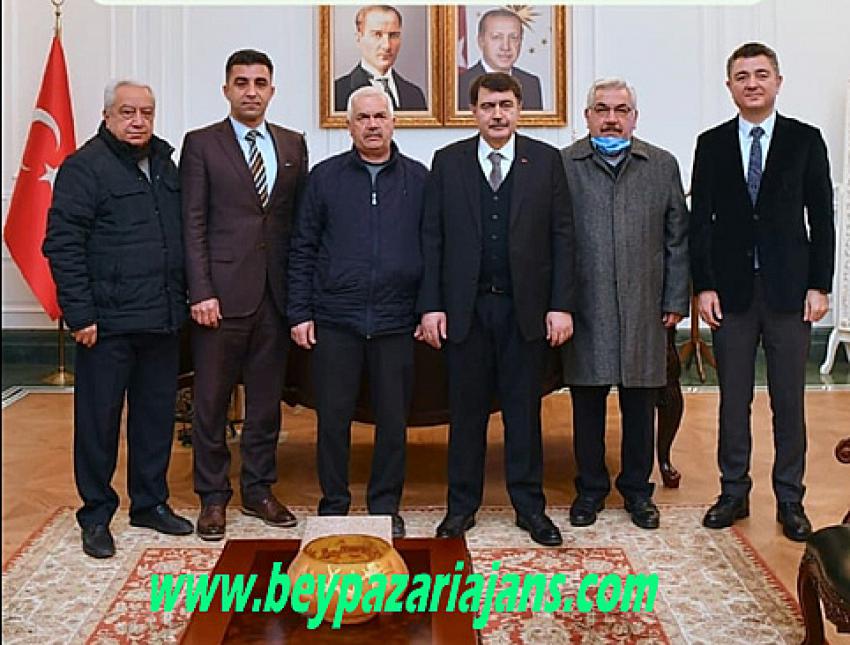 Ankara Valisi Vasip Şahin, Semerci ustası İbrahim Atıcı’ya Valilik makamında kabul etti.