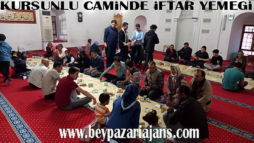 Kurşunlu Caminde Cemaatten İftar yemeği sevinci: