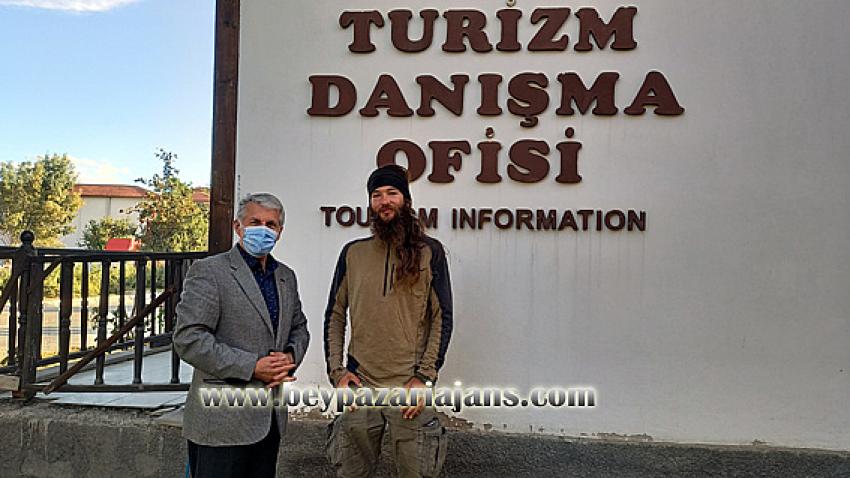 Çek Cumhuriyeti vatandaşı,  başladığı yürüyüş yolculuğunda Beypazarı’nda verdi mola: