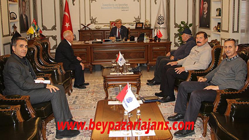 1974 Kıbrıs Barış hareketi Gazilerini belediye başkanı Tuncer Kaplan, makamımda kabul etti.