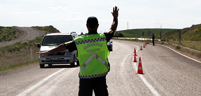 Yakalaması bulunan bir kişi Jandarmanın yol denetiminde yakalandı: