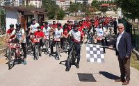 15-21 Mayıs tarihleri arasından kutlanan gençlik Haftası kapsamında genç bisikletçiler, tura çıktı.