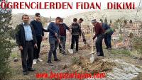 Öğrencilerden Fidan dikimi