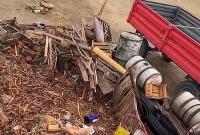 Şiddetli Esen Fırtına çatıları uçurdu: