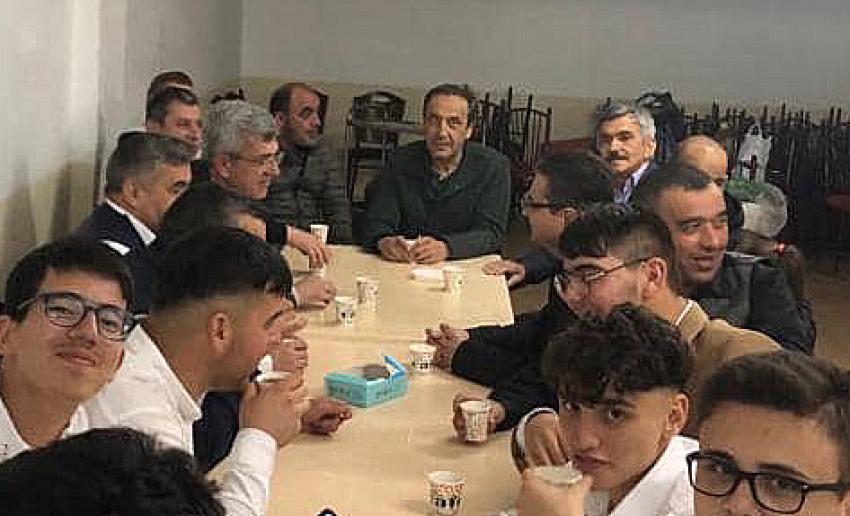 Belediye başkanı Tuncer Kaplan ve İlçe Başkanı Mehmet Gökgöz, Bartın’lılarla bir araya geldi.