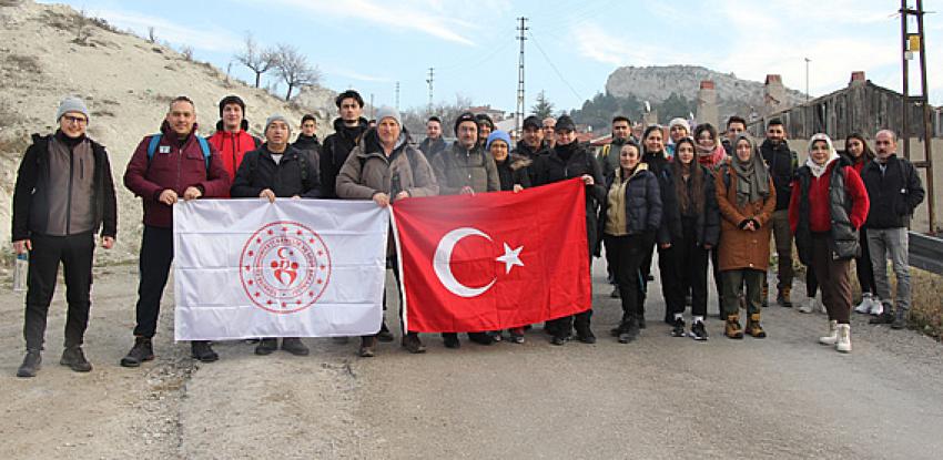 Beypazarı İlçesinde Gençlik Spor İlçe Müdürlüğü tarafından doğa yürüyüşü düzenlendi.