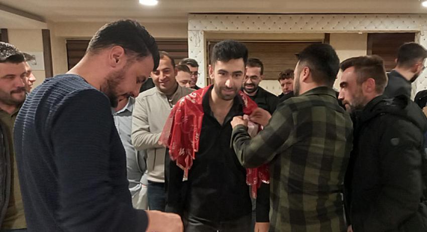 ASKER KINASI YAKILDI: