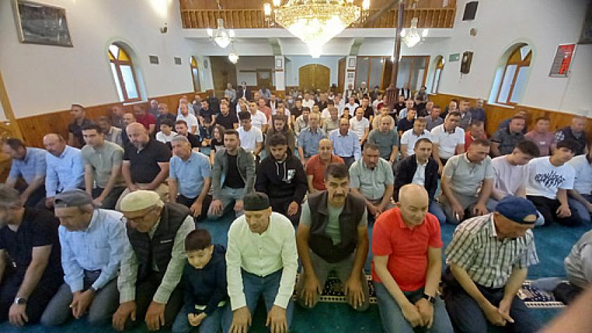 KUYUMCUTEKKE MAHALLESİNDE BAYRAMLAŞMA GELENEĞİ