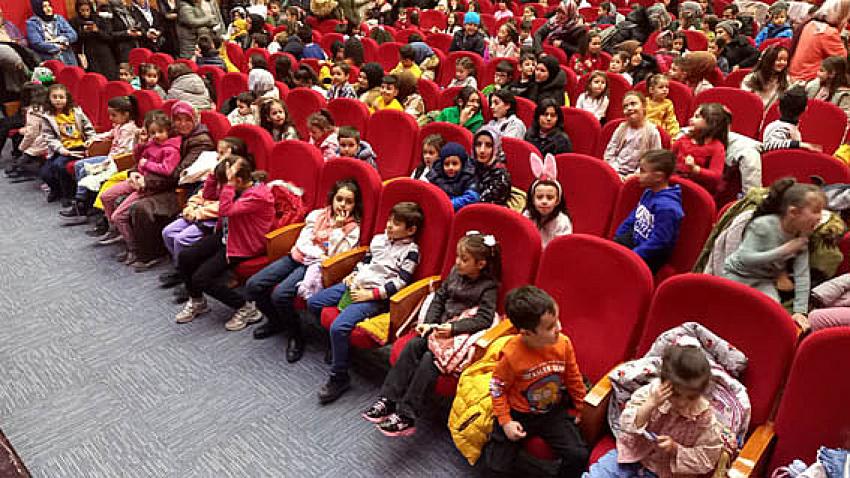 Çocuklara yönelik “Hayal Dükkânı” Tiyatro gösterisi:  