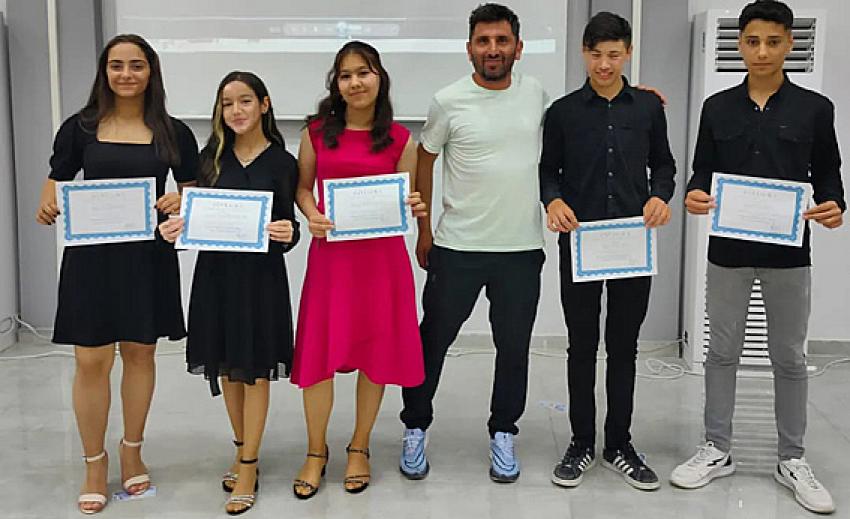 Beypazarı Namık Kemal Ortaokulunda mezuniyet sevinci: