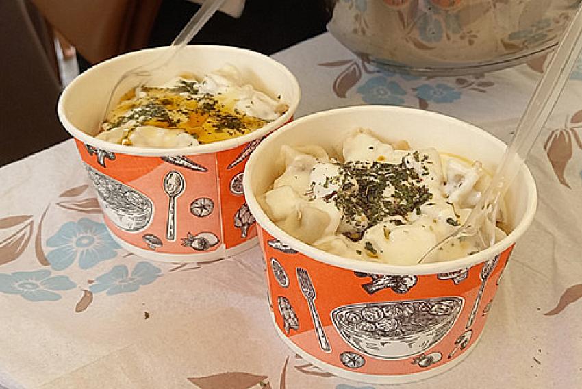 İHH Beypazarı temsilciliği Atatürk parkında Mantı günü düzenledi.