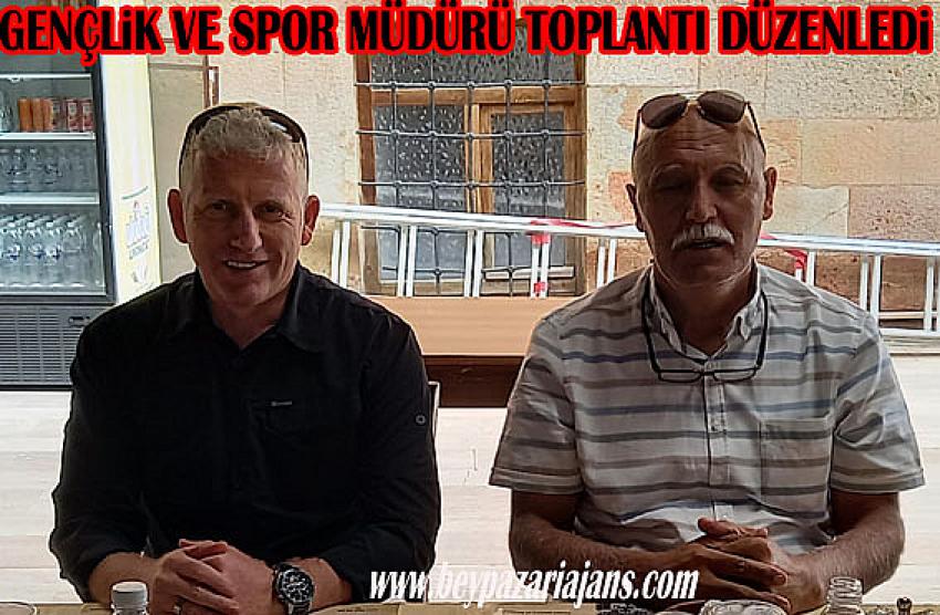 İlçe Gençlik ve Spor müdürü, beden eğitimi öğretmenleri ile toplantı düzenledi.