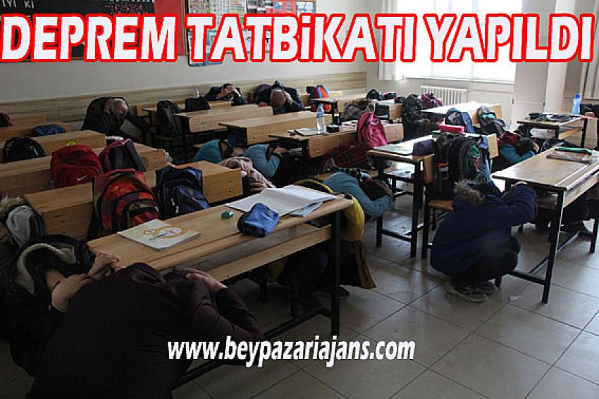  Akşemsettin Ortaokulu’nda deprem tatbikatı yapıldı.