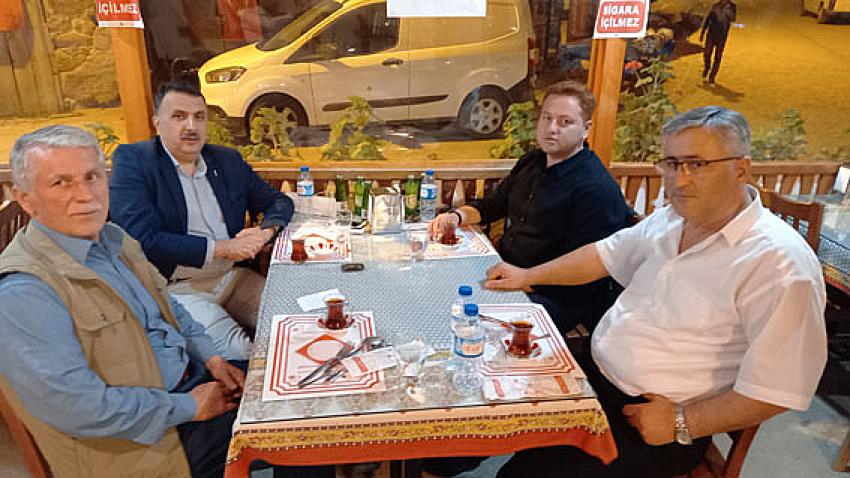 İftar yemeğinde bir araya geldik.
